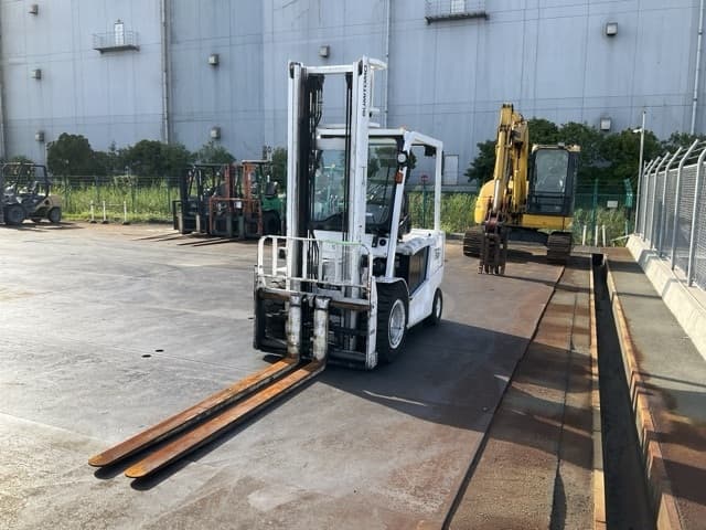 Battery Forklift — Auction (lot 8457-42005)