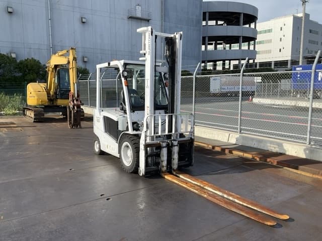 Battery Forklift — Auction (lot 8457-42005)