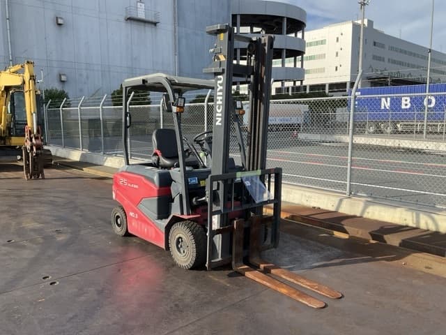 Battery Forklift — Auction (lot 8457-42009)