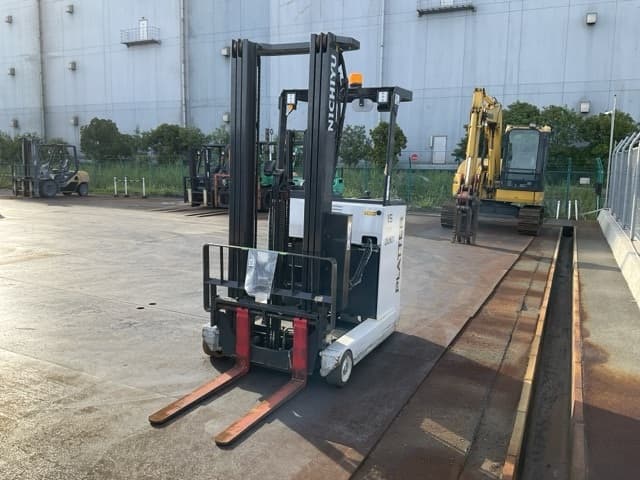 Reach Forklift — Auction (lot 8457-42010)