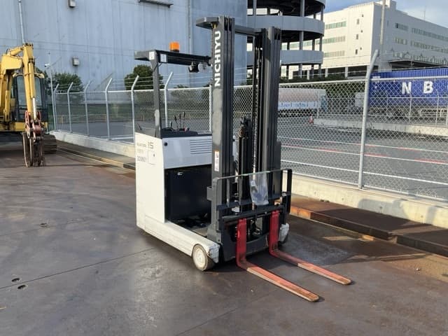 Reach Forklift — Auction (lot 8457-42010)
