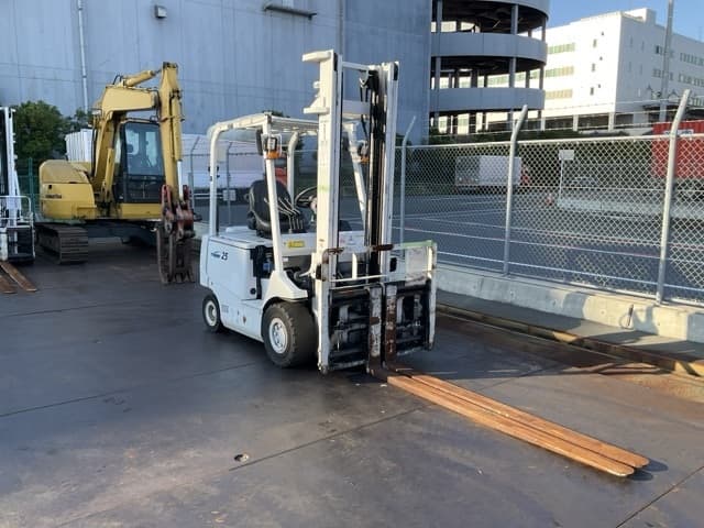 Battery Forklift — Auction (lot 8457-42015)