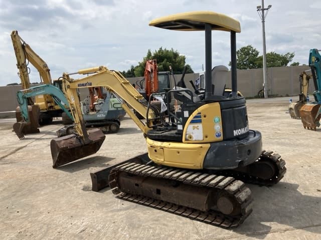 MINI EXCAVATOR — Auction (lot 8457-424)