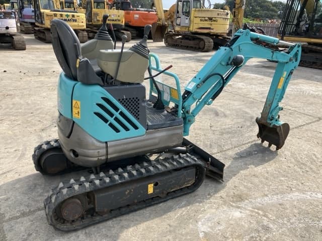 MINI EXCAVATOR — Auction (lot 8457-425)