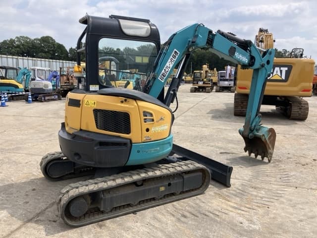 MINI EXCAVATOR — Auction (lot 8457-429)