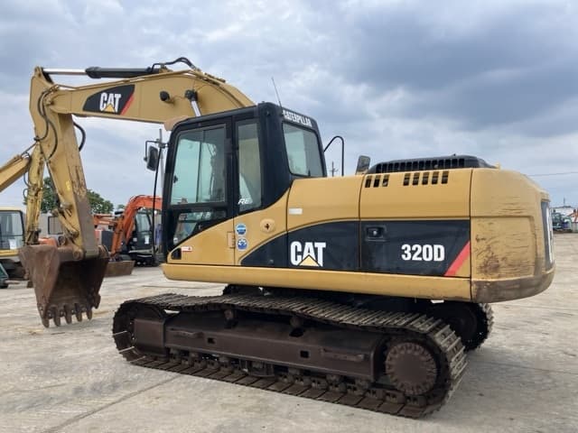 EXCAVATOR — Auction (lot 8457-431)