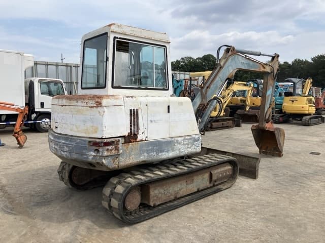 MINI EXCAVATOR — Auction (lot 8457-435)