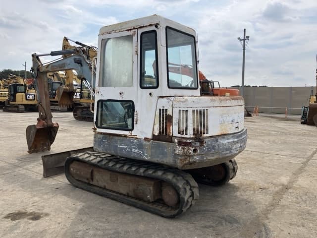MINI EXCAVATOR — Auction (lot 8457-435)