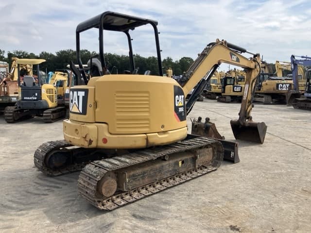 MINI EXCAVATOR — Auction (lot 8457-438)