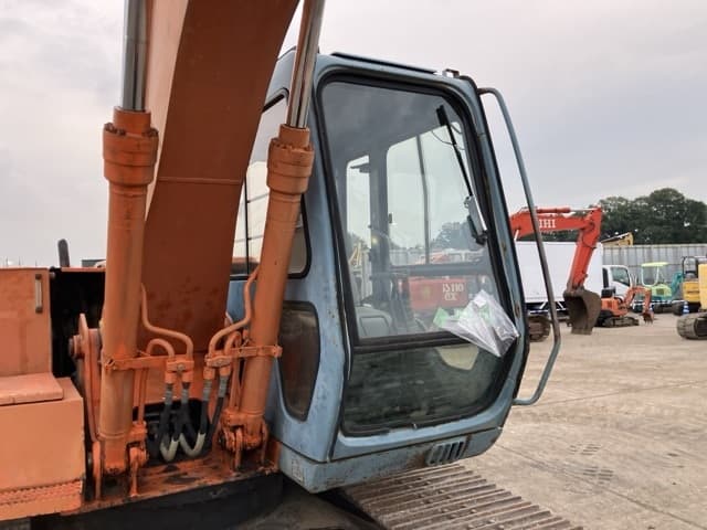 EXCAVATOR — Auction (lot 8457-440)
