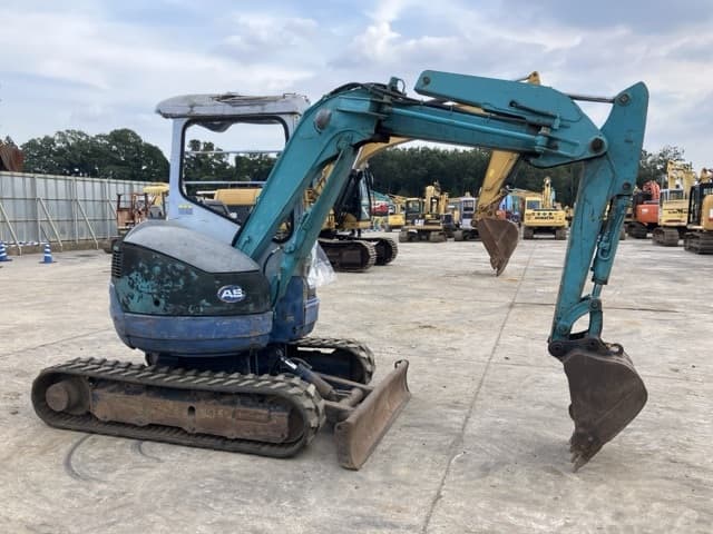 MINI EXCAVATOR — Auction (lot 8457-442)