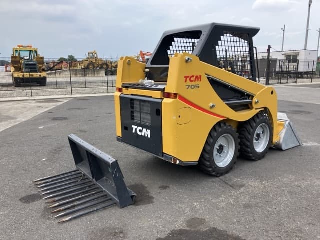 SKID STEER LOADER — Auction (lot 8457-443)