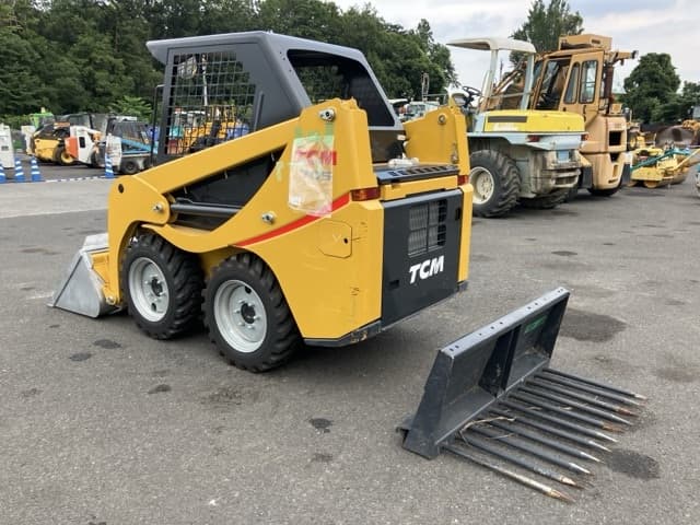 SKID STEER LOADER — Auction (lot 8457-443)