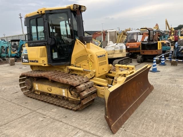 Bulldozer — Auction (lot 8457-446)
