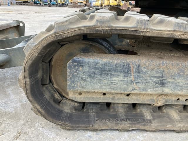MINI EXCAVATOR — Auction (lot 8457-447)