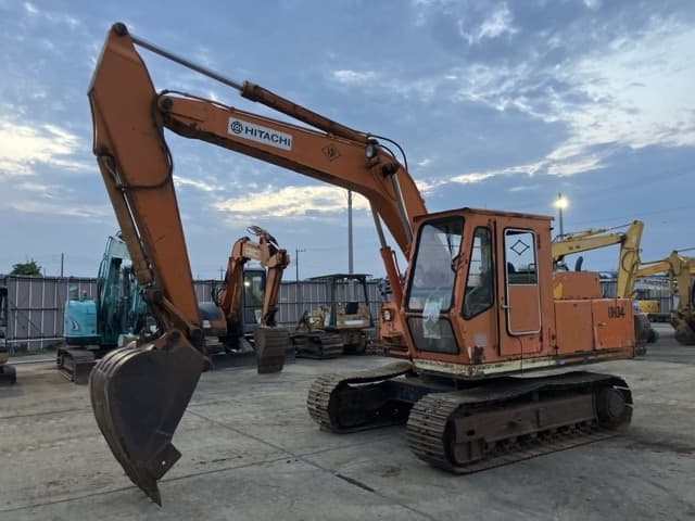 EXCAVATOR — Auction (lot 8457-451)