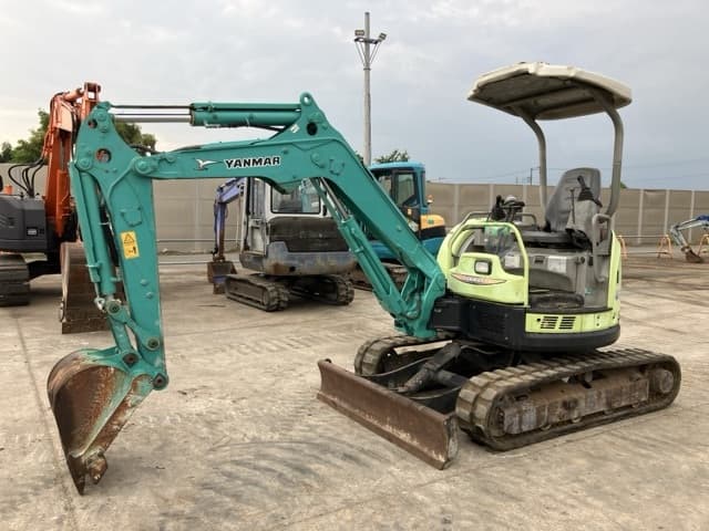 MINI EXCAVATOR — Auction (lot 8457-452)