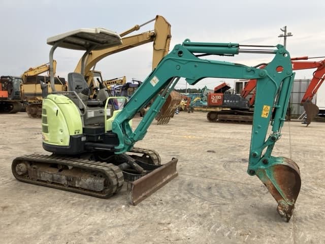 MINI EXCAVATOR — Auction (lot 8457-452)