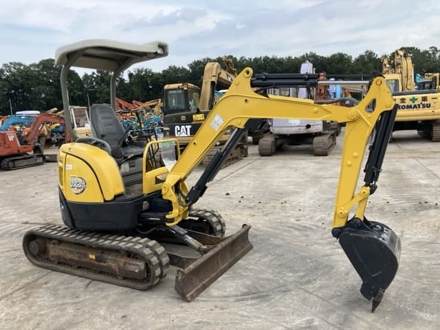 MINI EXCAVATOR — Auction (lot 8457-453)