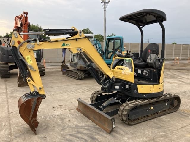 MINI EXCAVATOR — Auction (lot 8457-454)