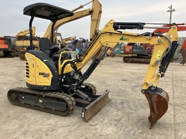 MINI EXCAVATOR — Auction (lot 8457-454)