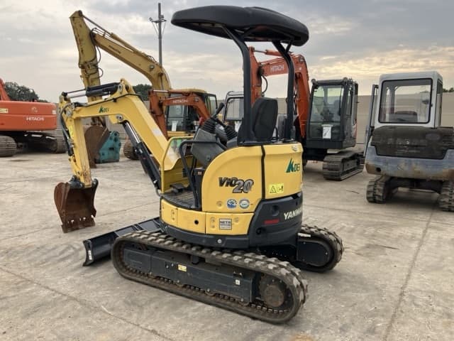 MINI EXCAVATOR — Auction (lot 8457-454)