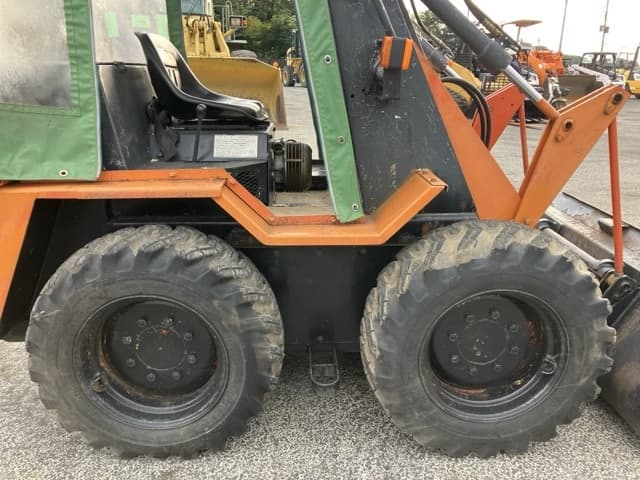 SKID STEER LOADER — Auction (lot 8457-456)