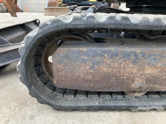 MINI EXCAVATOR — Auction (lot 8457-463)