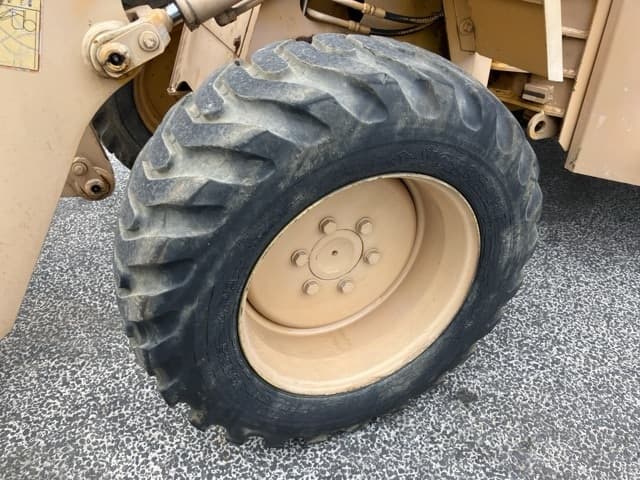 MINI WHEEL LOADER — Auction (lot 8457-469)