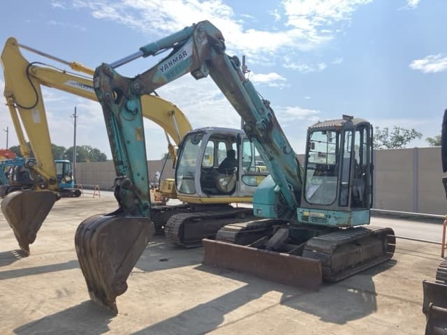 EXCAVATOR — Auction (lot 8457-471)