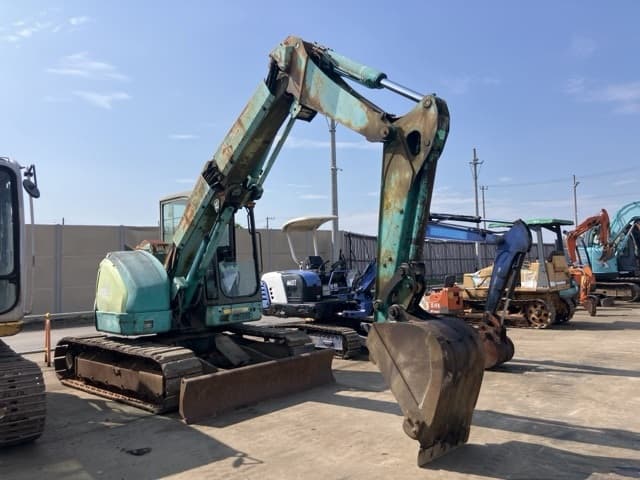 EXCAVATOR — Auction (lot 8457-471)