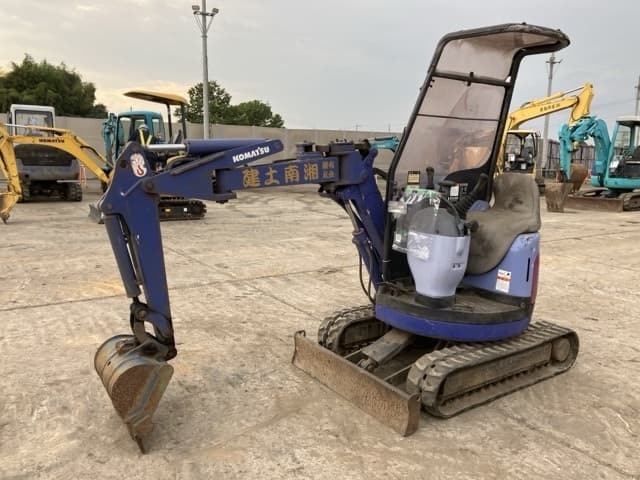 MINI EXCAVATOR — Auction (lot 8457-472)