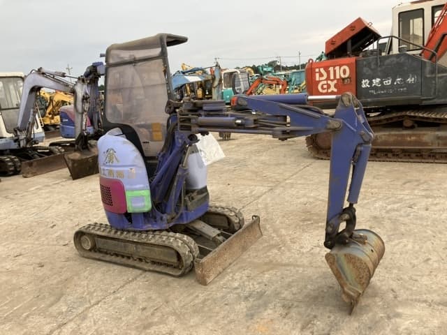 MINI EXCAVATOR — Auction (lot 8457-472)