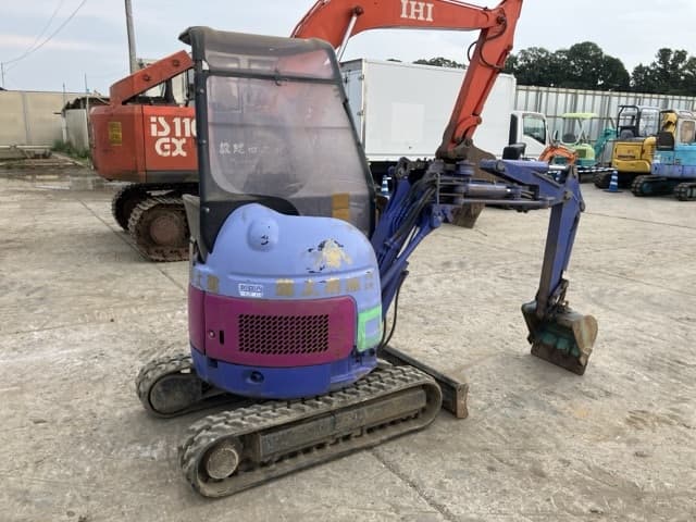 MINI EXCAVATOR — Auction (lot 8457-472)