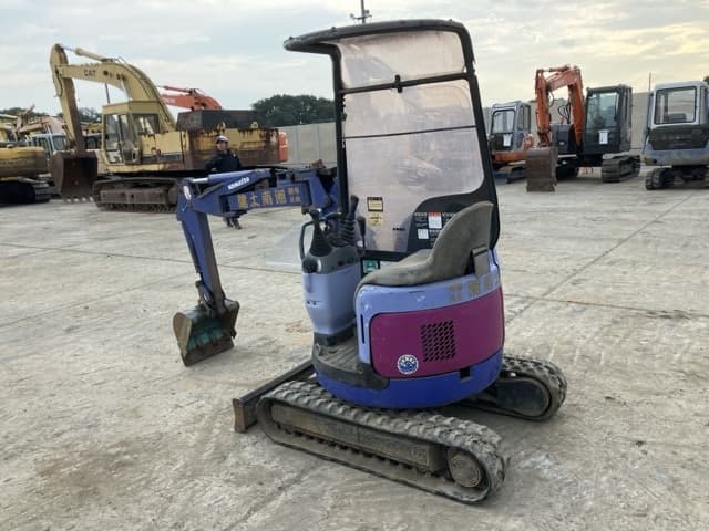MINI EXCAVATOR — Auction (lot 8457-472)