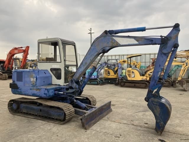 MINI EXCAVATOR — Auction (lot 8457-474)