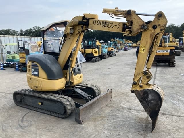 MINI EXCAVATOR — Auction (lot 8457-475)