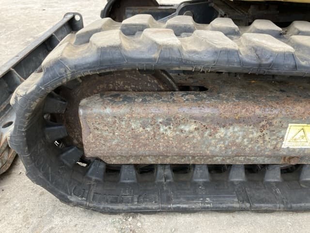 MINI EXCAVATOR — Auction (lot 8457-476)