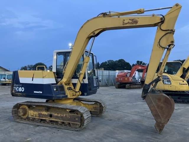 EXCAVATOR — Auction (lot 8457-482)