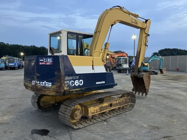 EXCAVATOR — Auction (lot 8457-482)