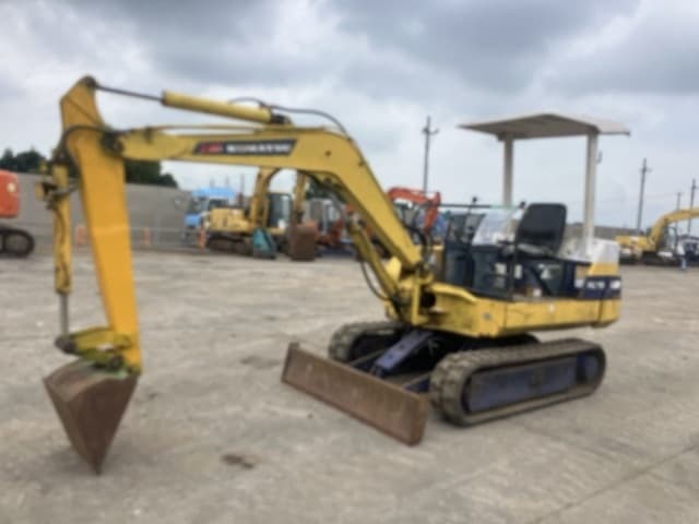 MINI EXCAVATOR — Auction (lot 8457-483)