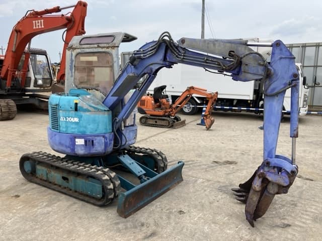 MINI EXCAVATOR — Auction (lot 8457-488)