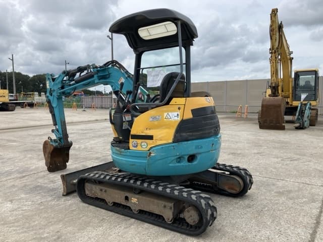 MINI EXCAVATOR — Auction (lot 8457-49)