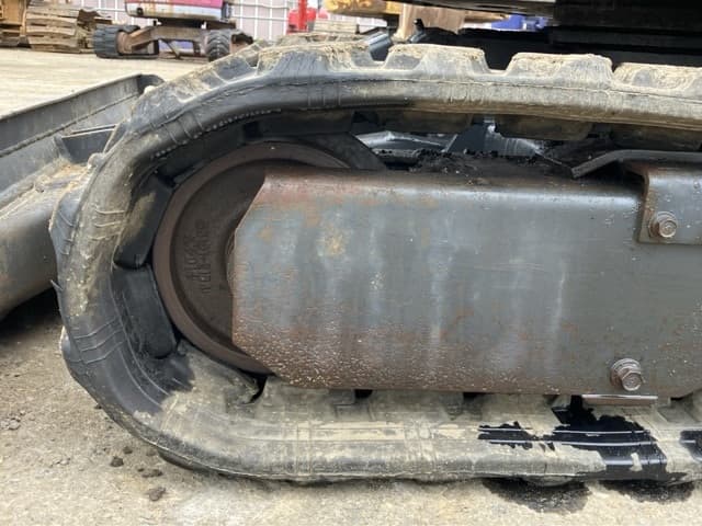 MINI EXCAVATOR — Auction (lot 8457-490)