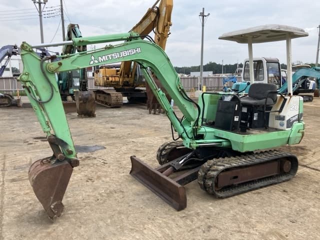 MINI EXCAVATOR — Auction (lot 8457-492)
