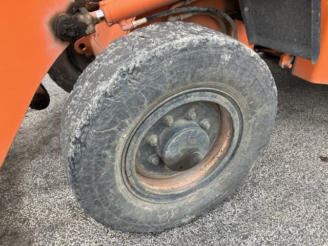 WHEEL LOADER — Auction (lot 8457-493)