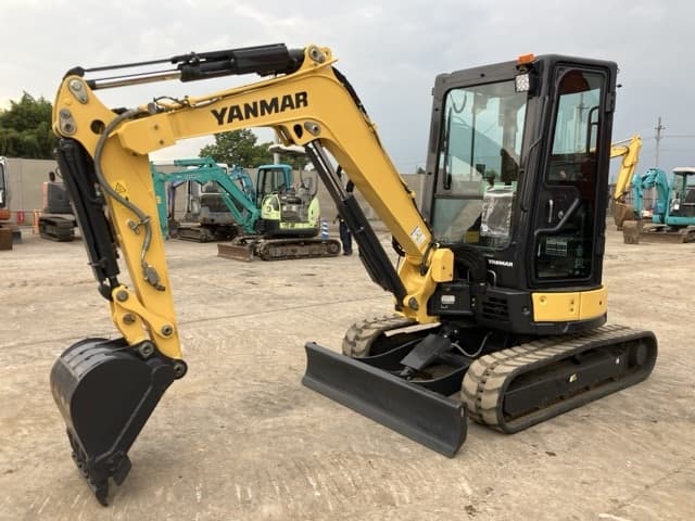 MINI EXCAVATOR — Auction (lot 8457-497)