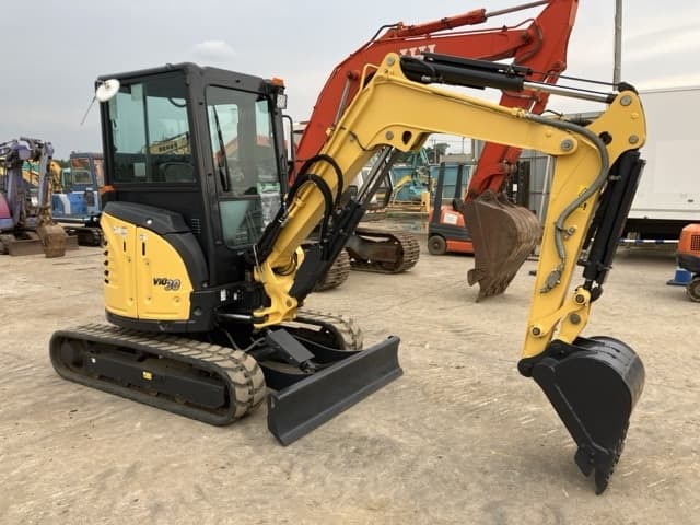 MINI EXCAVATOR — Auction (lot 8457-497)
