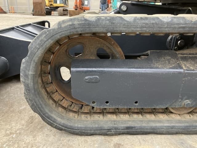 MINI EXCAVATOR — Auction (lot 8457-497)