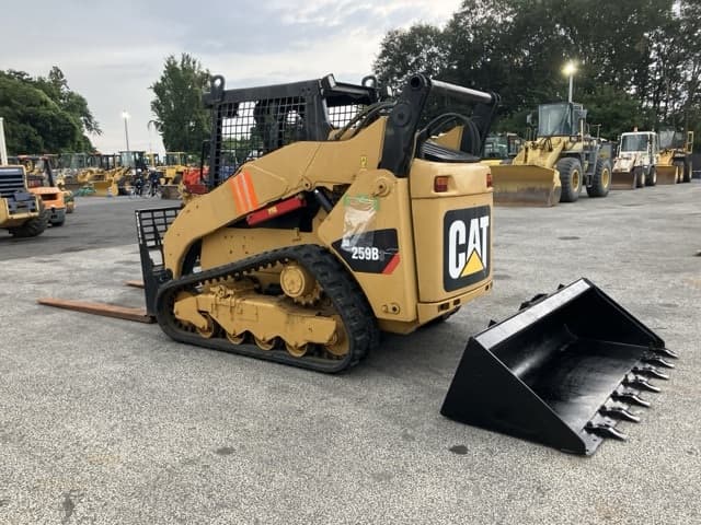 SKID STEER LOADER — Auction (lot 8457-498)